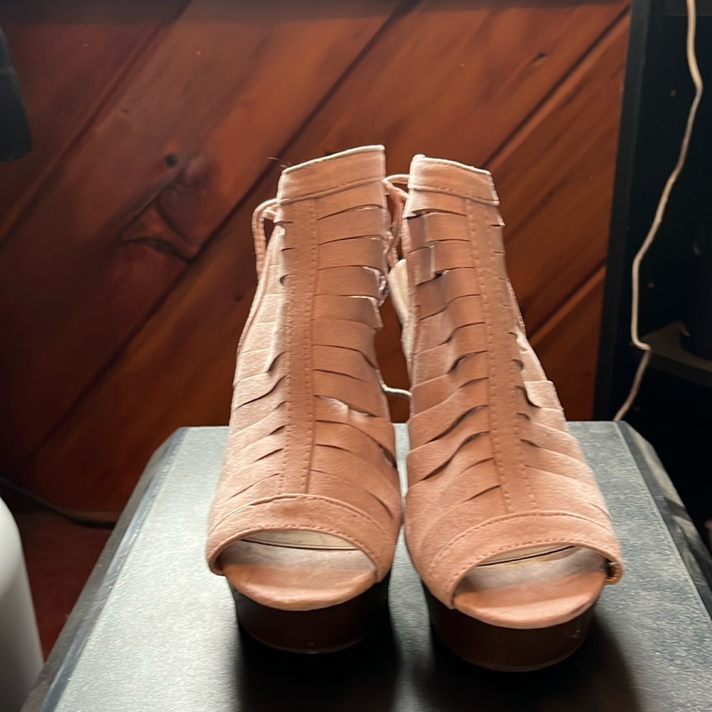 Pink wedges, size 6